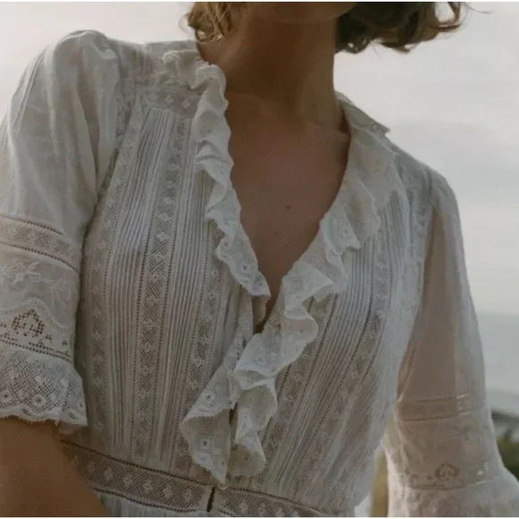 Doen Elenor Top in Salt - Picture 2 of 9